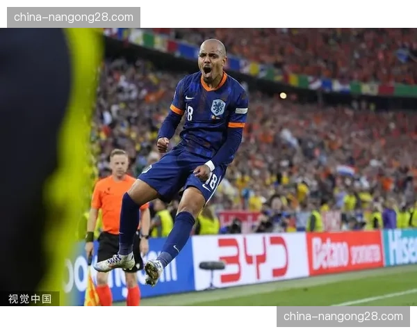 多特蒙德3-1逆转法兰克福，马伦传射建功