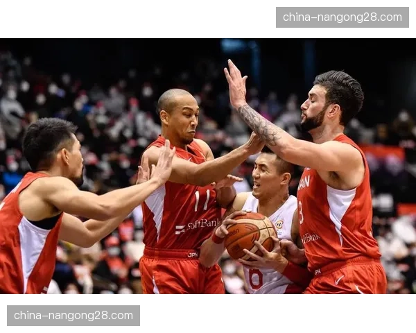 前NBA球员以赛亚·托马斯抵达中国，与一支CBA季后赛球队进行试训